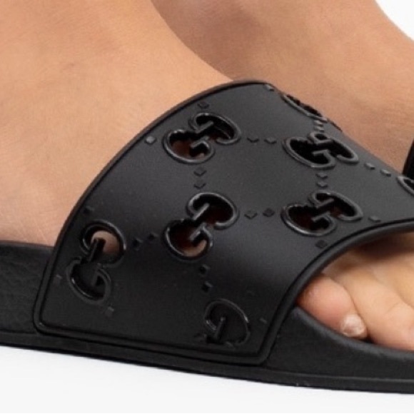 GUCCI BLACK WOMEN’S PURSUIT POOL SIDE SLIDES “GG” CUT OUT LOGO DETAILING - Picture 12 of 16